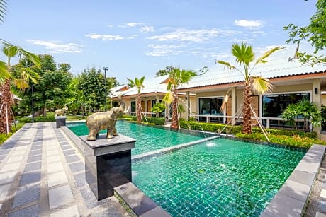 Tontan Resort Cha-am