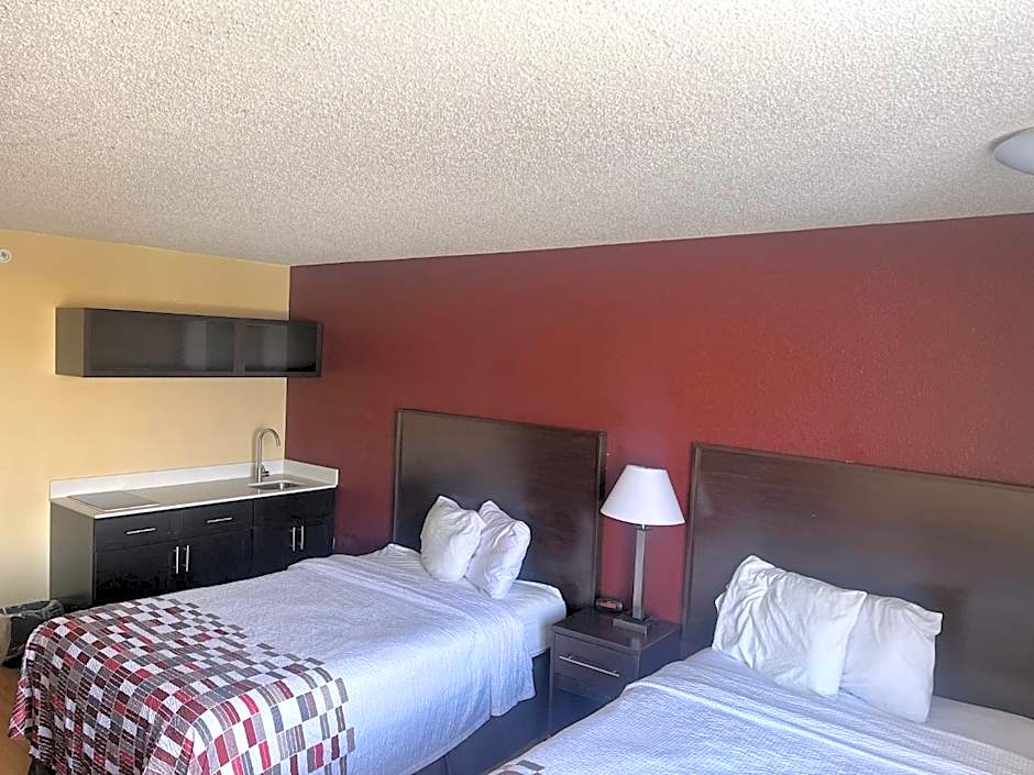 Red Roof Inn & Suites Indianapolis Airport