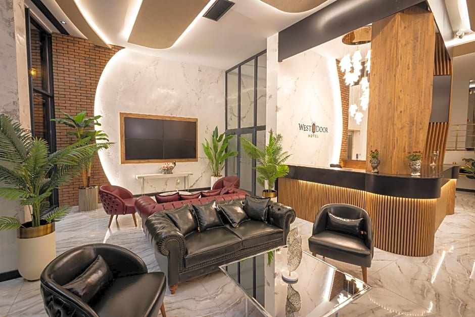 Westdoor Hotel