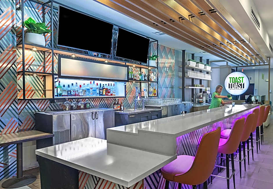 Holiday Inn and Suites McKinney - Allen By IHG