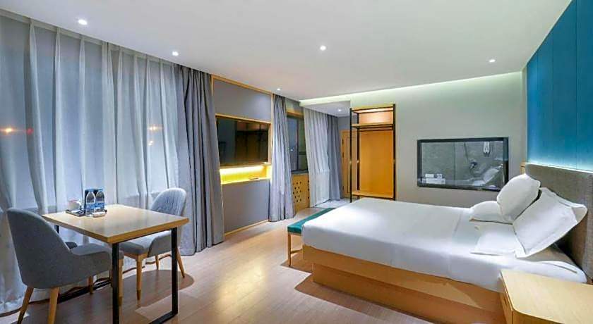 Green Tree Inn Urumqi San'gong Metro Station Exit