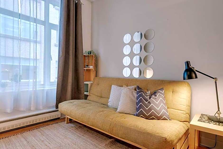 Initial / Aube / Québec