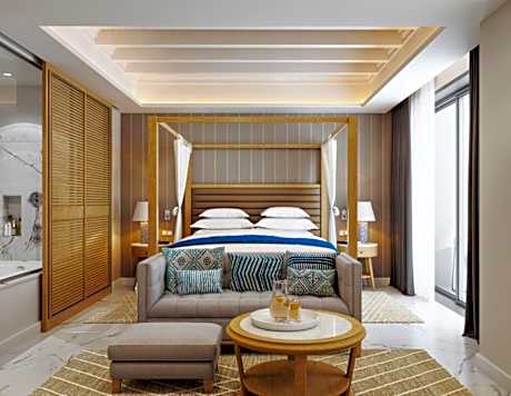 Panoramic Suite Pool & Sea View