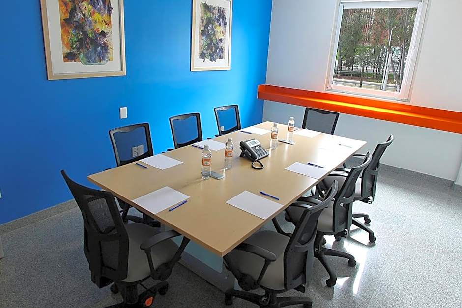 One Guadalajara Periférico Poniente