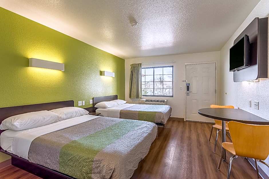 Motel 6-El Paso, TX - East