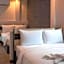 Rainbow Sky Hotel Samet