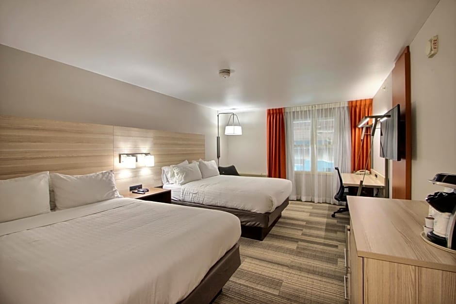 Holiday Inn Express Hotel & Suites Milwaukee Airport By IHG