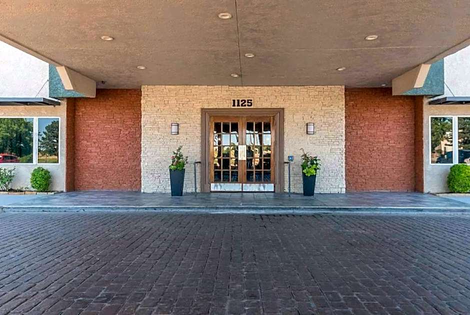 Surestay Plus Hotel by Best Western Lawton