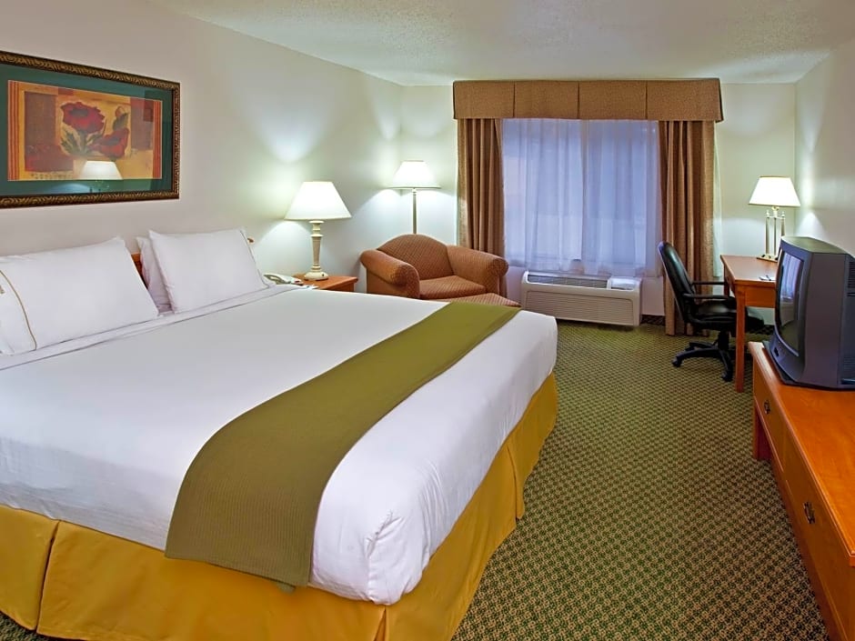 Holiday Inn Express & Suites Logan By IHG