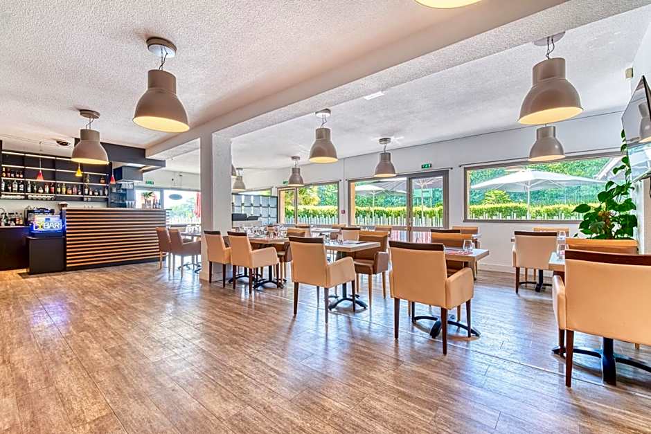 Atoll Hotel Logis Angers, Beaucouzé