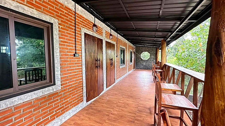 บ้านภทรพรรณ ขุนยวม แม่ฮ่องสอน PATARAPHAN HOUSE, Khunyuam, Maehongson, Thailand