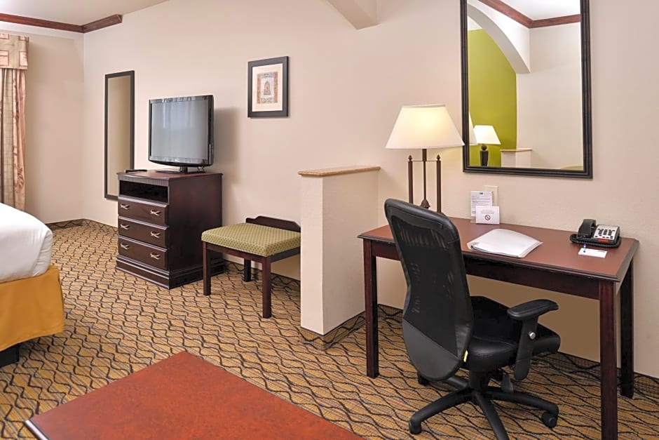 Holiday Inn Express Hotel & Suites Sherman Highway 75
