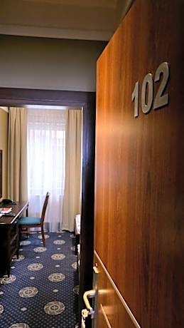 Economy Twin Room