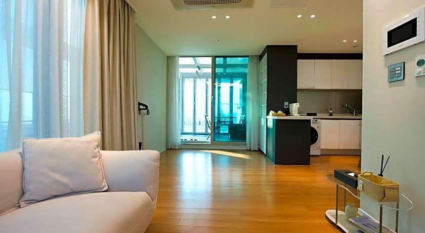 Paju Khills the terrace