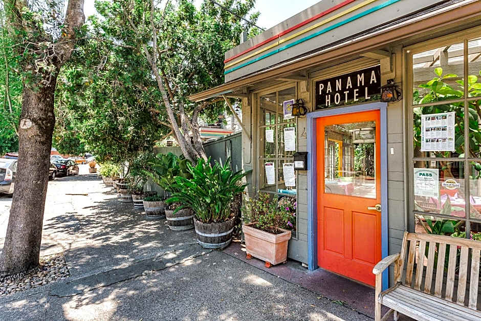 Panama Hotel and Suites