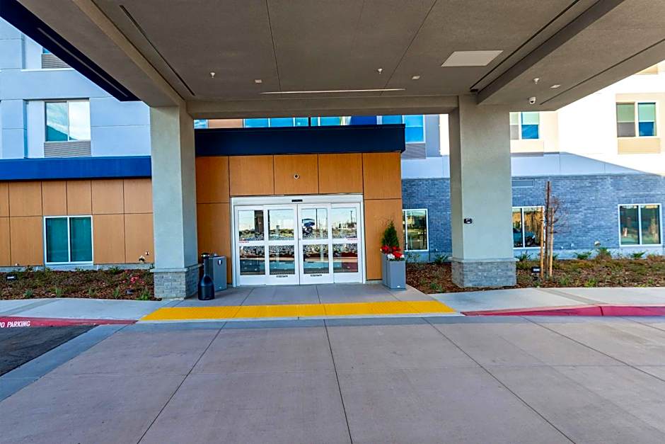 Hampton Inn Selma, CA