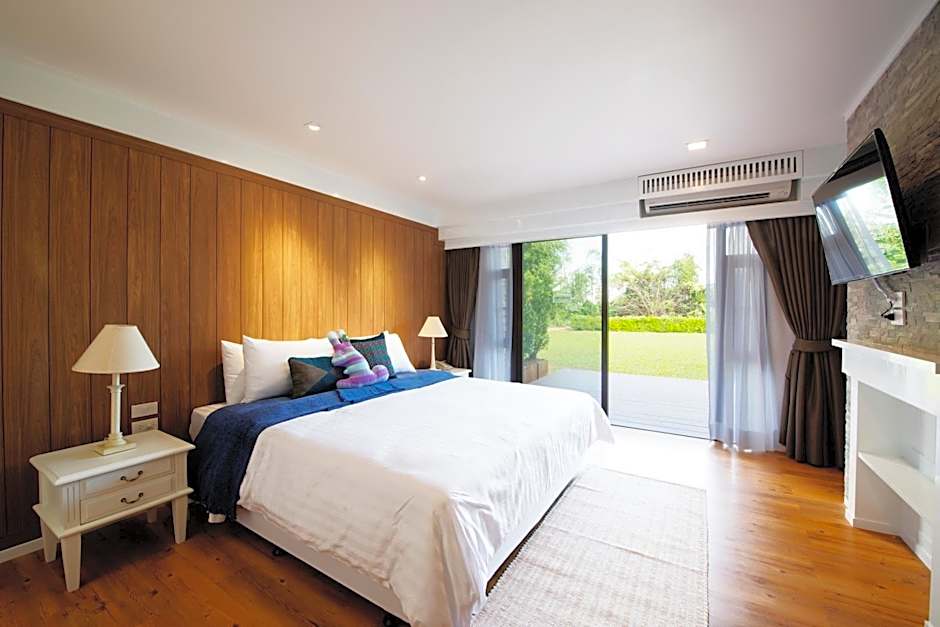 Photo 1 of 6 of Deluxe 1 Double Bed or 2 Beds, Mountain View