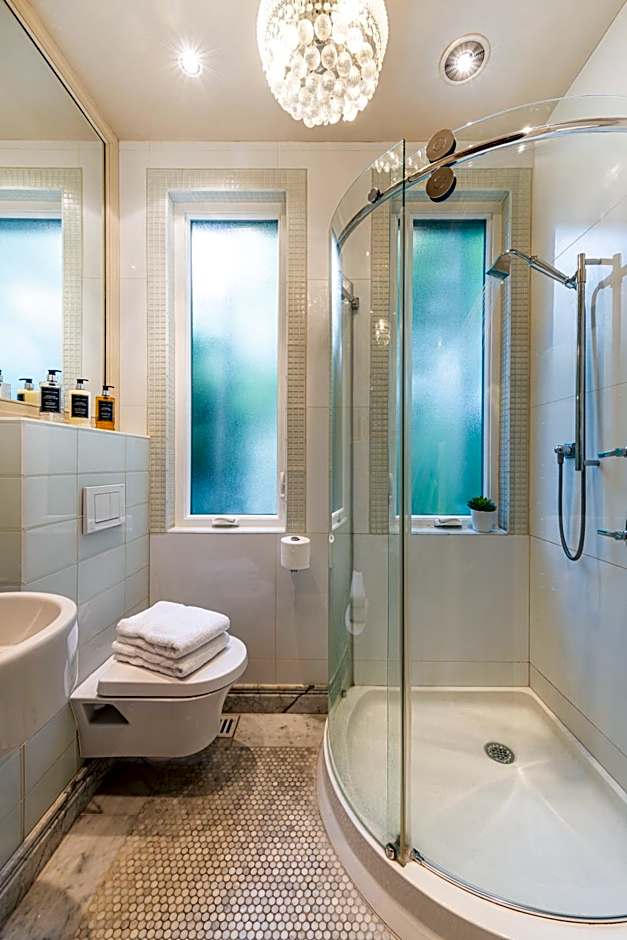 Stonehurst Place Bed & Breakfast