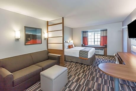 1 Queen Bed Suite Non-Smoking