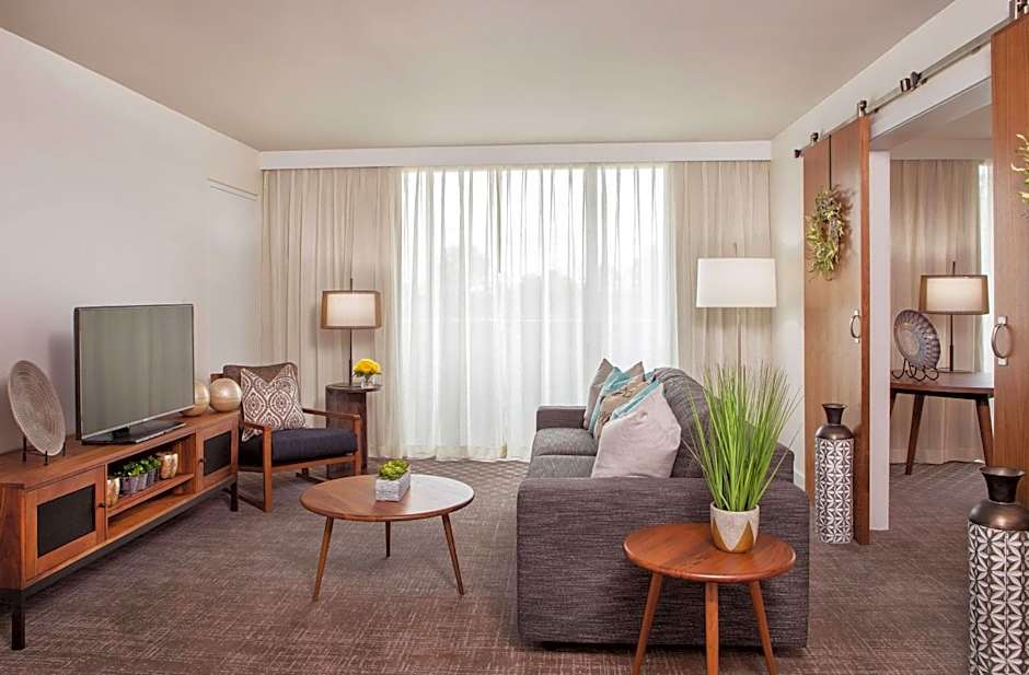 DoubleTree By Hilton Atlanta Windy Hill Ballpark