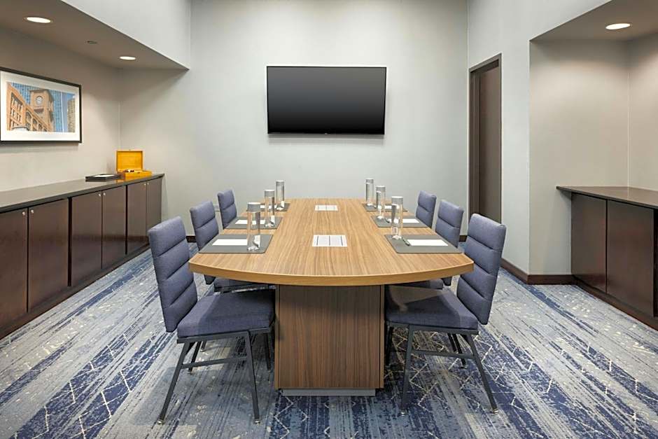 Courtyard by Marriott Chicago Downtown/Magnificent Mile