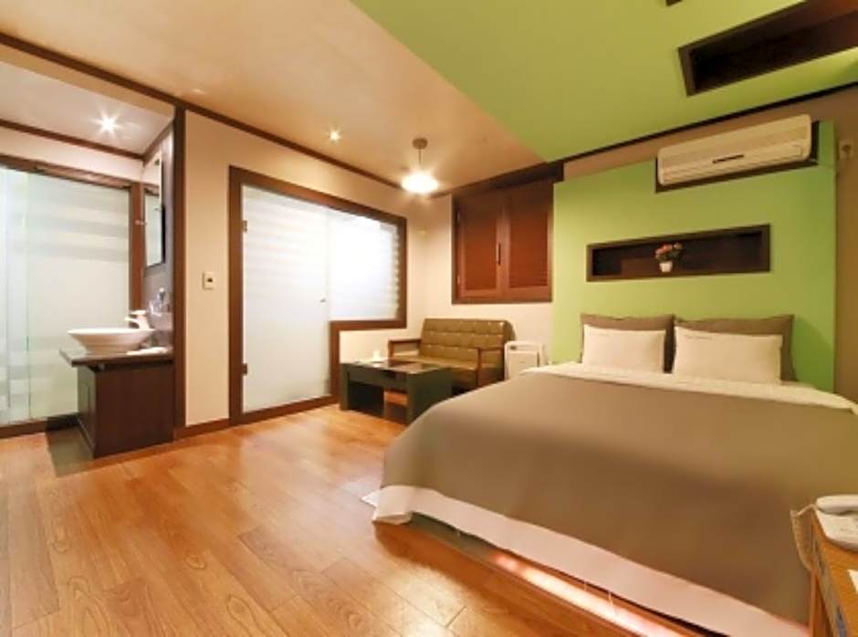 Mate Hotel