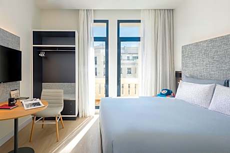 The Studio with Gran Vía View