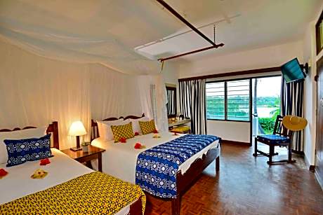 Double or Twin Room with Sea View