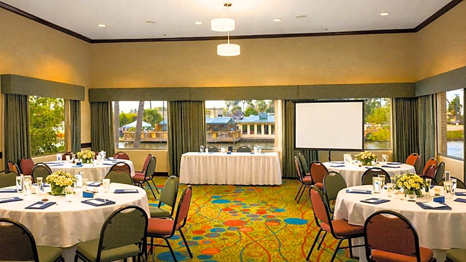 Holiday Inn Express Hotel and Suites Brownsville By IHG