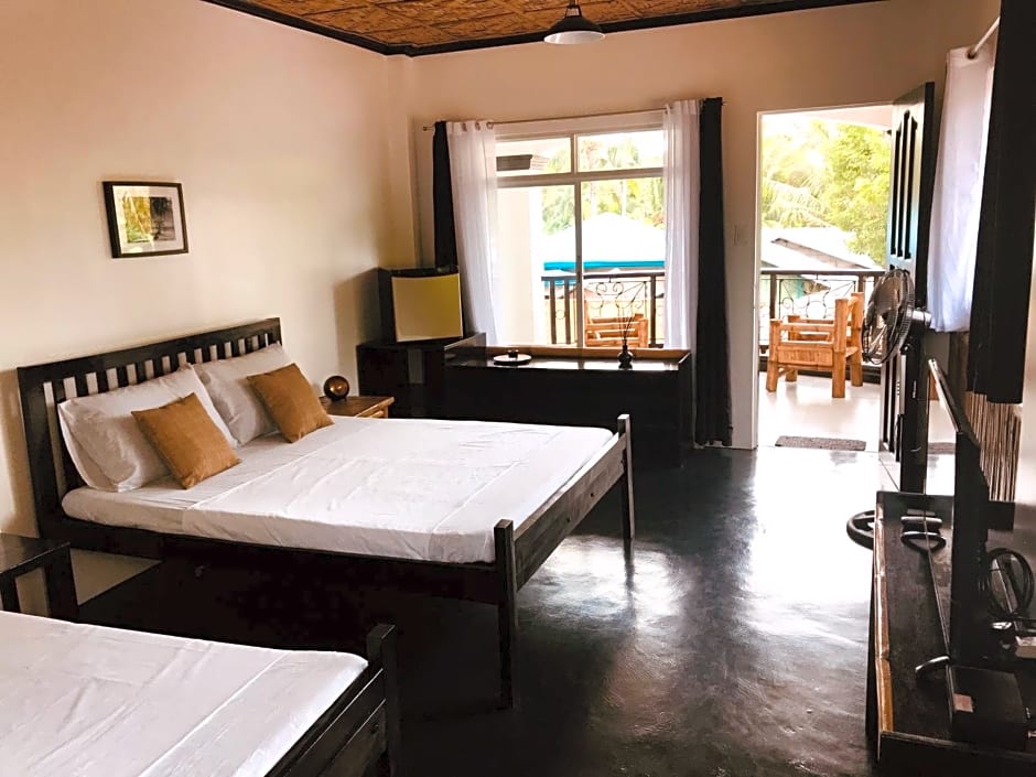 Everyday Sunday Hotel & Cafe