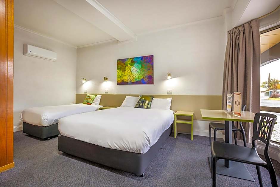 Boomerang Hotel