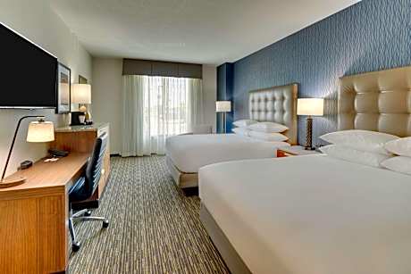 Deluxe Queen Room with Two Queen Beds