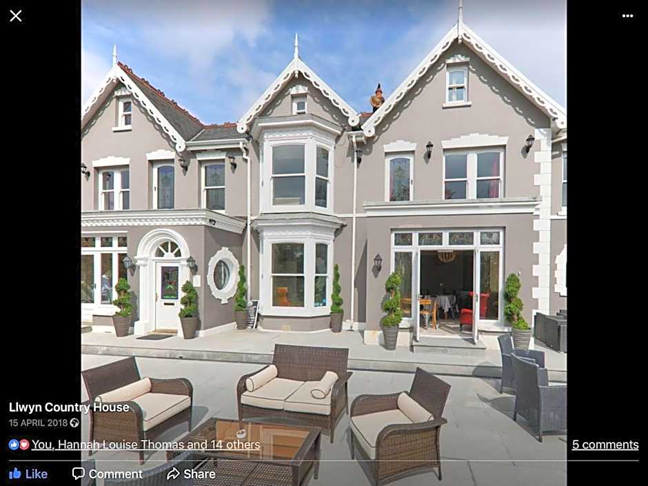 LLwyn Country House
