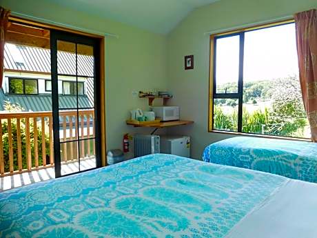 Double or Twin Room with Mountain View