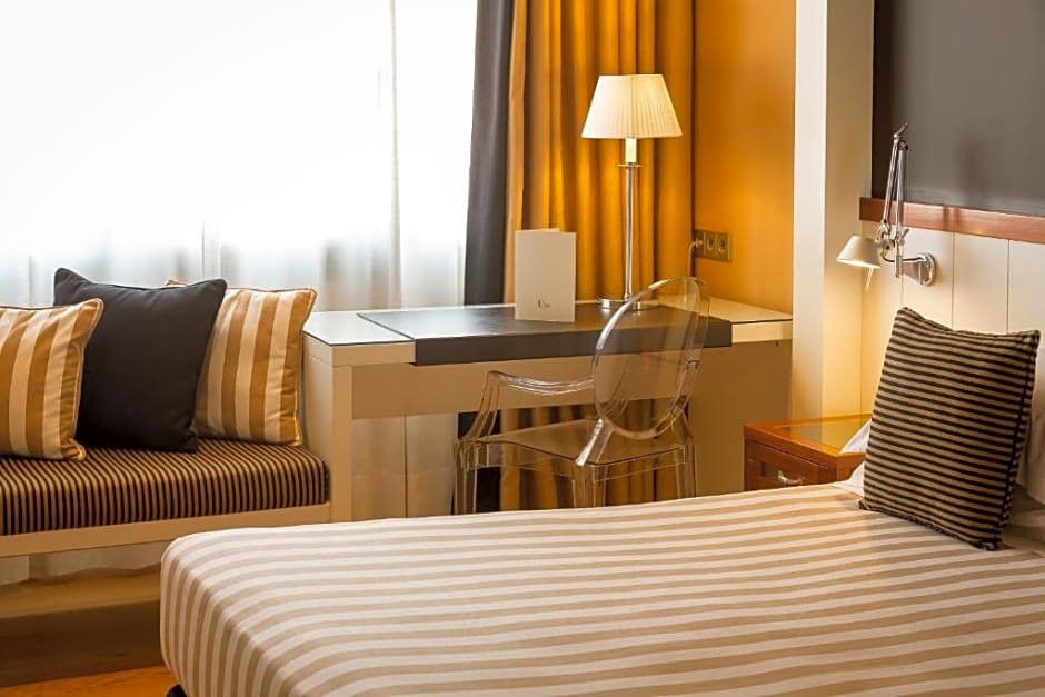 U232 Hotel