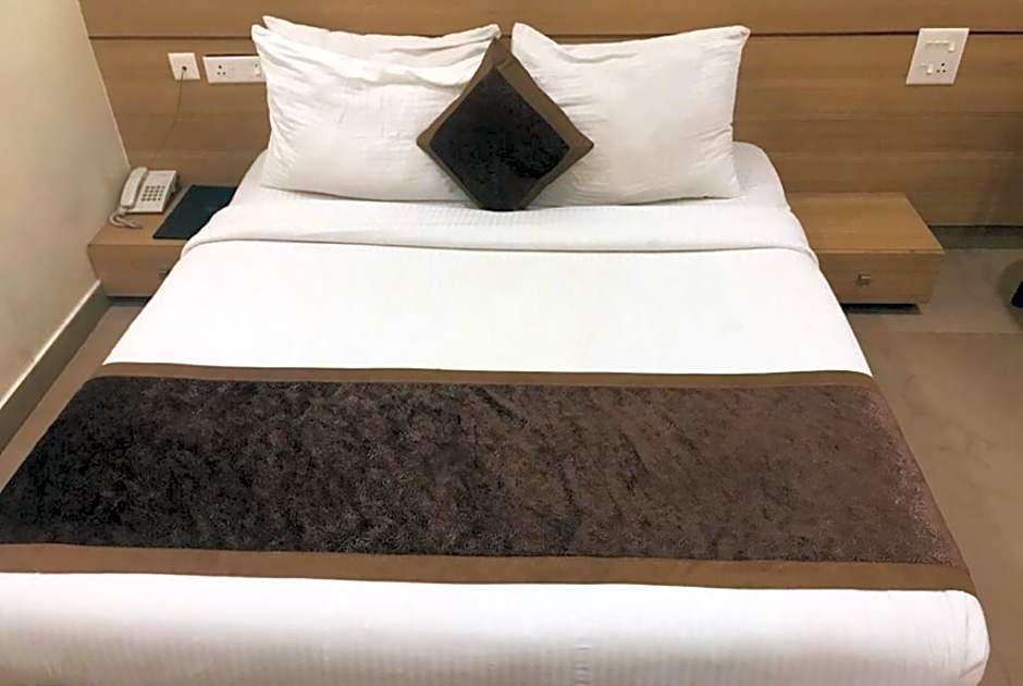 Goroomgo City Square Hisar