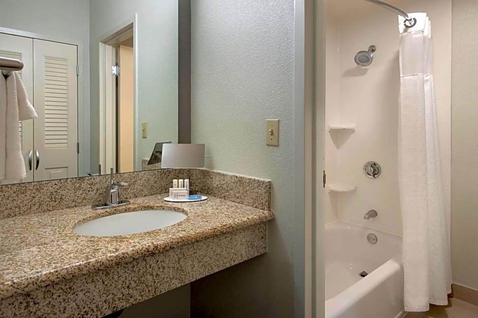 Courtyard by Marriott Boston Norwood/Canton
