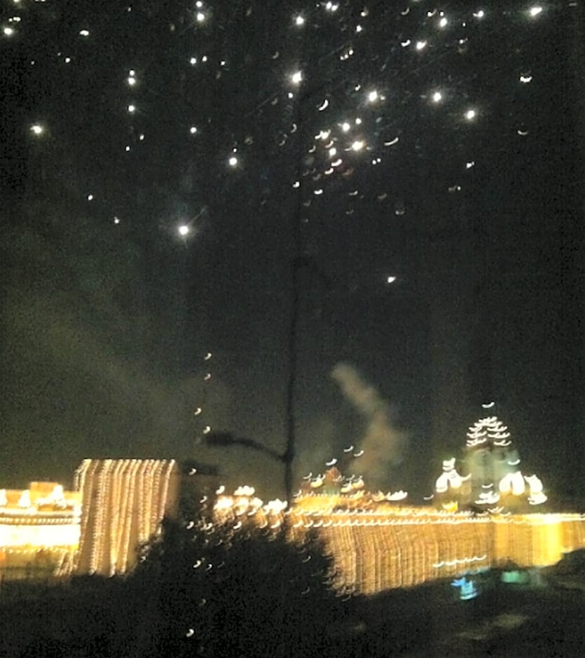 Hotel Cj International