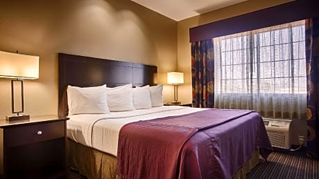 Suite-1 King Bed Non-Smoking Microwave Fridge Wi-Fi Continental Breakfast