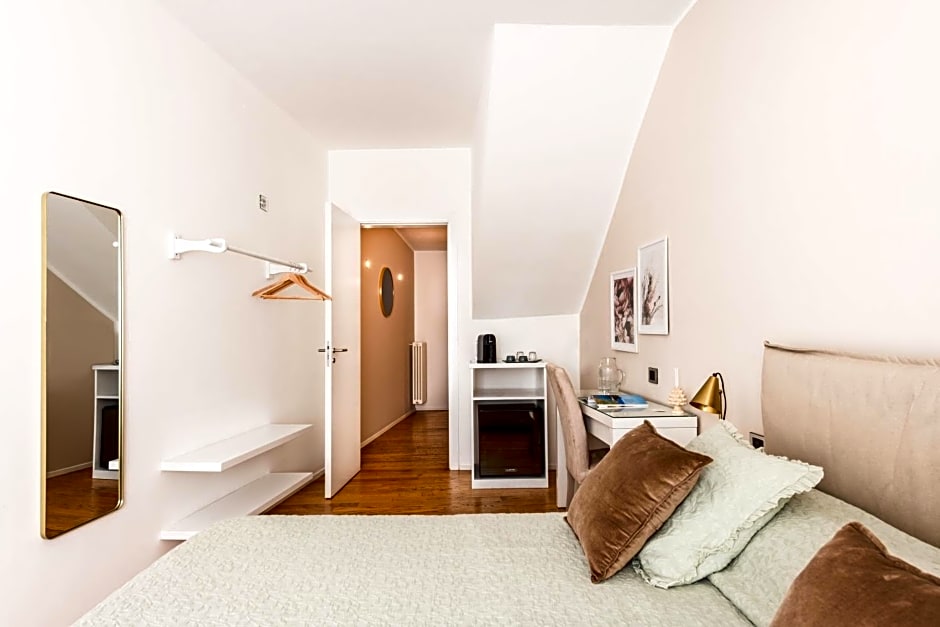 Moncada Suites & Apartments