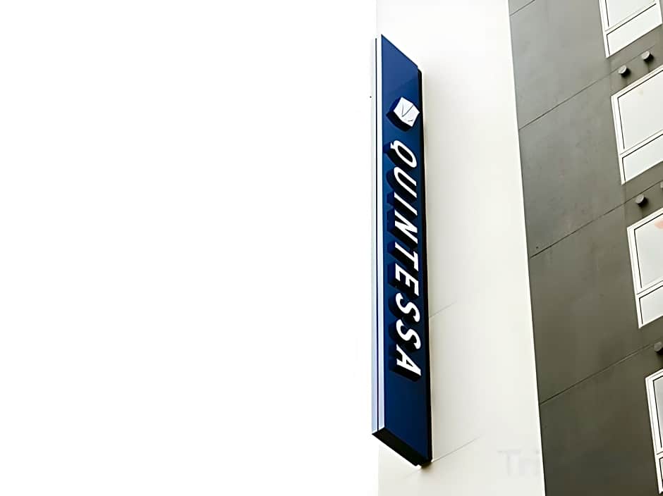 Quintessa Hotel Kokura Comic & Books