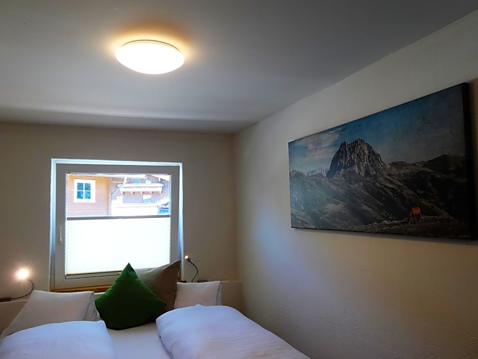 Bhome Gästehaus b&b / Apartments