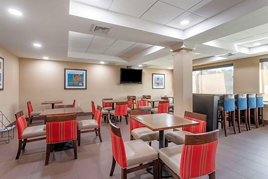 Comfort Inn & Suites Atoka-Millington