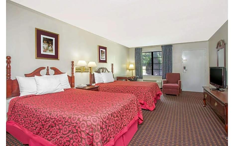 A Red Dot Inn Milledgeville