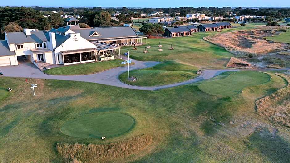 13th Beach Golf Lodges