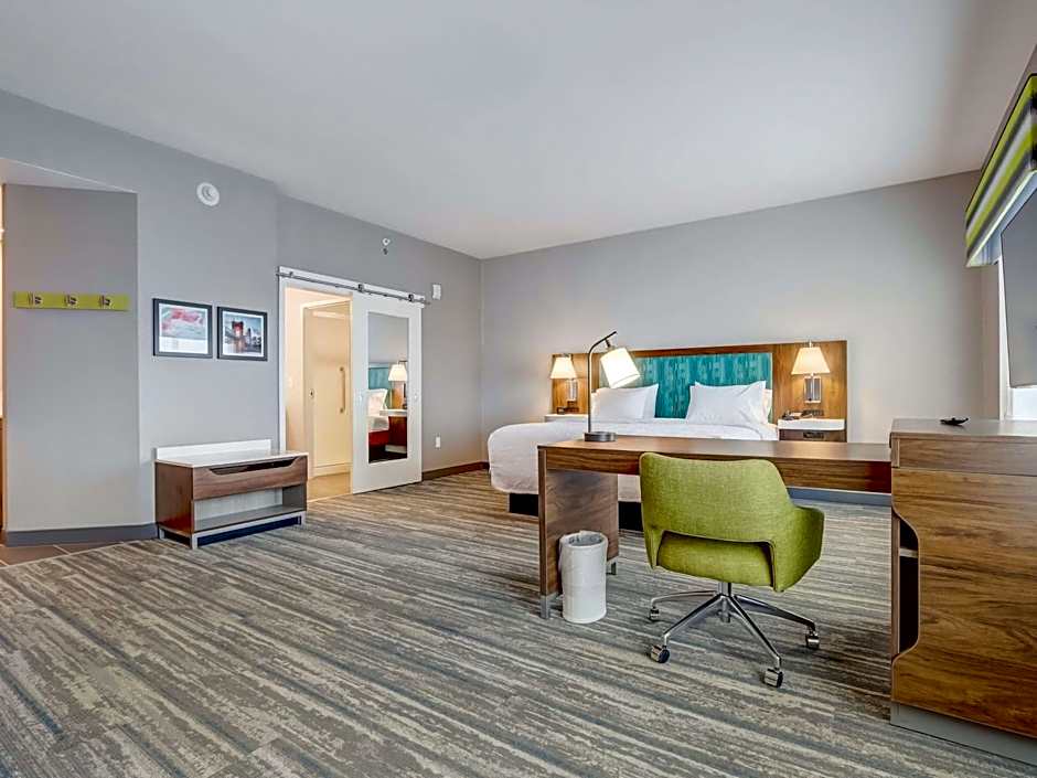 Hampton Inn & Suites Cincinnati Midtown Rookwood