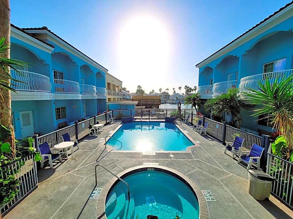 Casa Bella Hotel and Suites