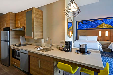 Spacious Queen Studio Suite - Hearing Accessible