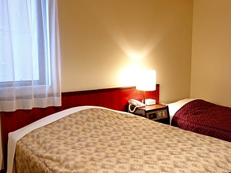 Economy Twin Room - Non-Smoking