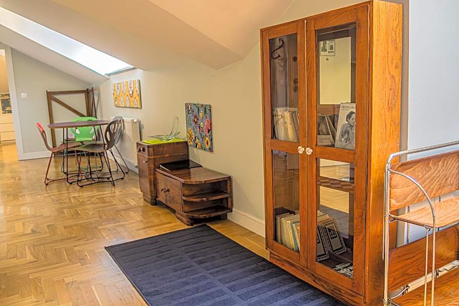 Crystal Suites Chez Helena